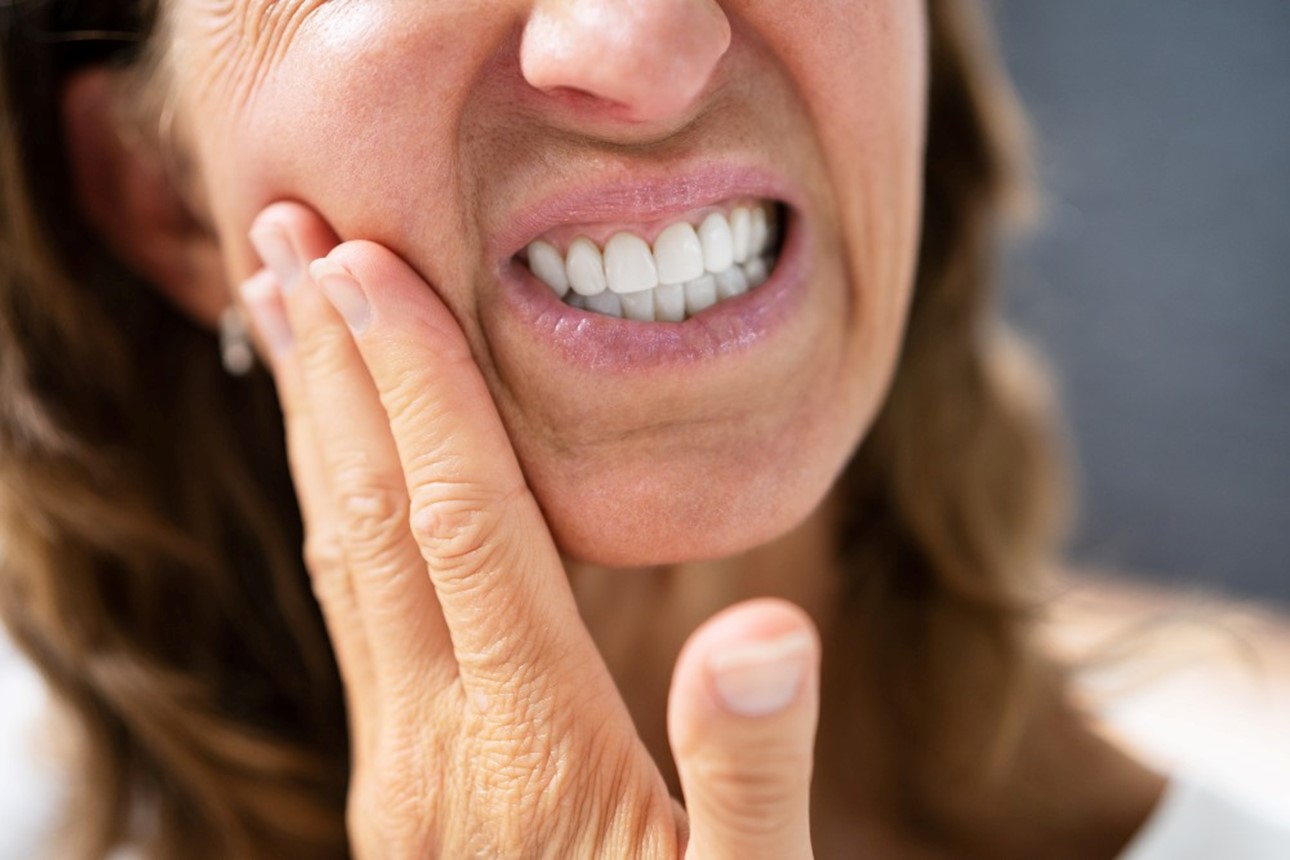 4 - دنچر استوماتیت یا زخم اطراف دندان مصنوعی